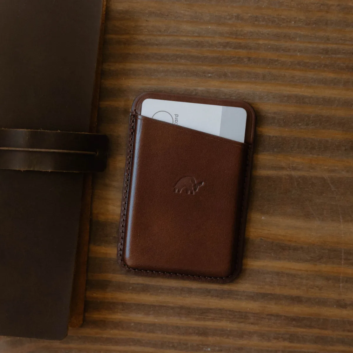 Leather Magnetic Wallet - Terra