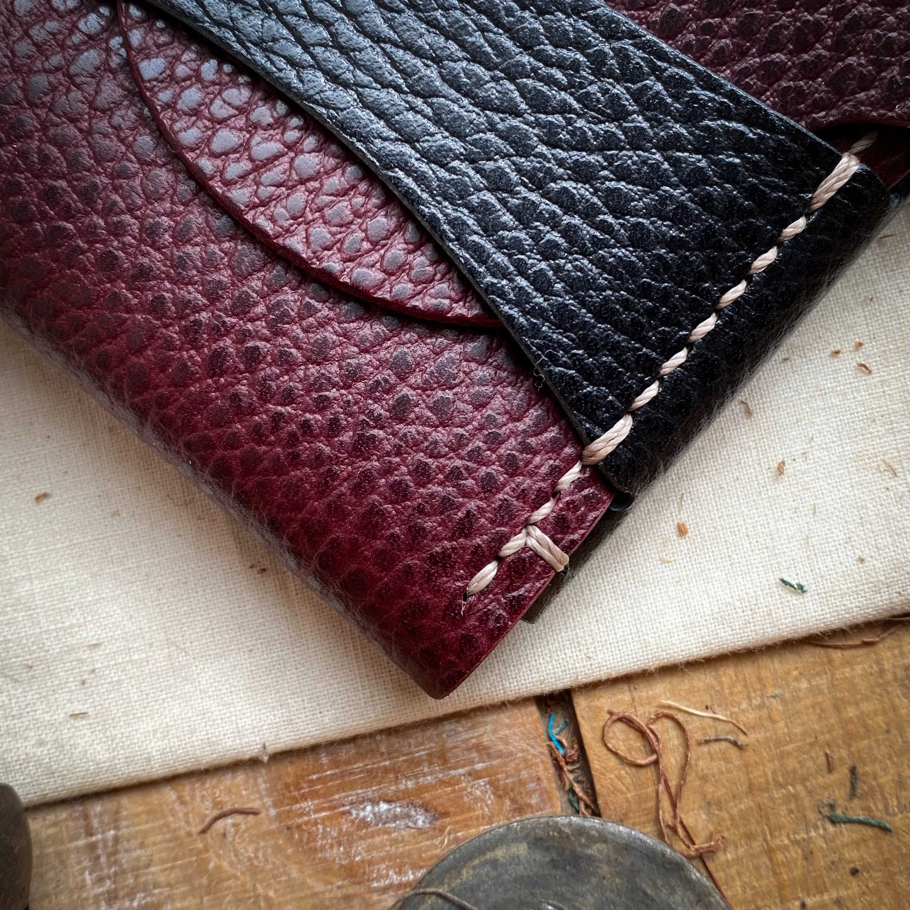 Wide Luxe Minimalist Wallet - Bordeaux Dollaro and Black Dollaro