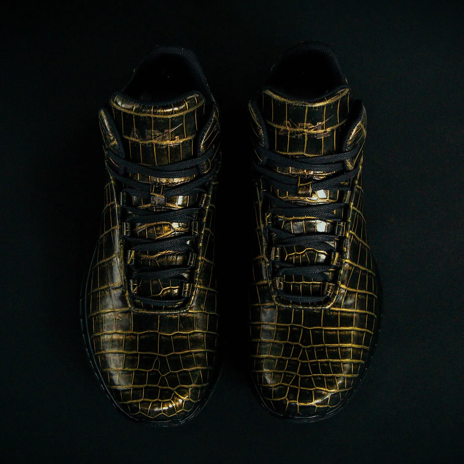 Women's Lusso Supreme Black / Pure Gold